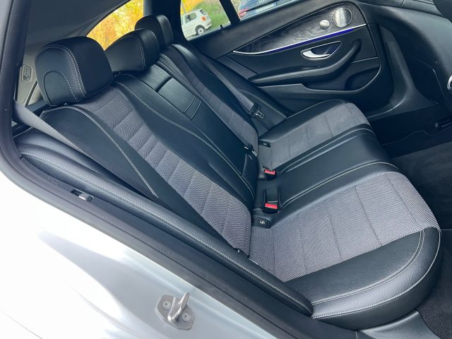 MERCEDES-BENZ E 220 usata, con Cerchi in lega