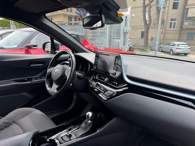 TOYOTA C-HR usata, con Regolazione elettrica sedili