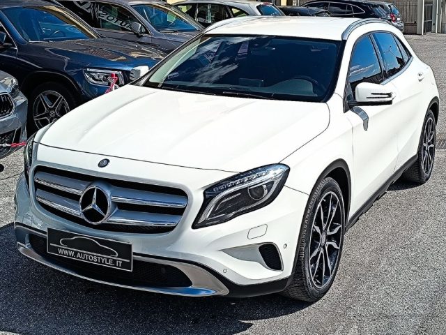 MERCEDES-BENZ GLA 200 usata, con Sedile posteriore sdoppiato