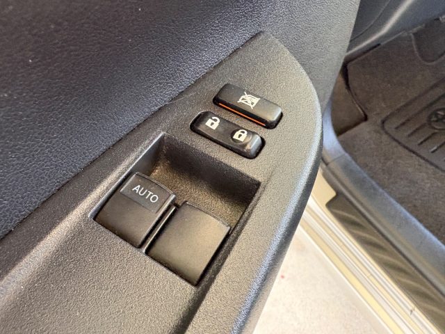 TOYOTA Verso-S usata, con Vivavoce