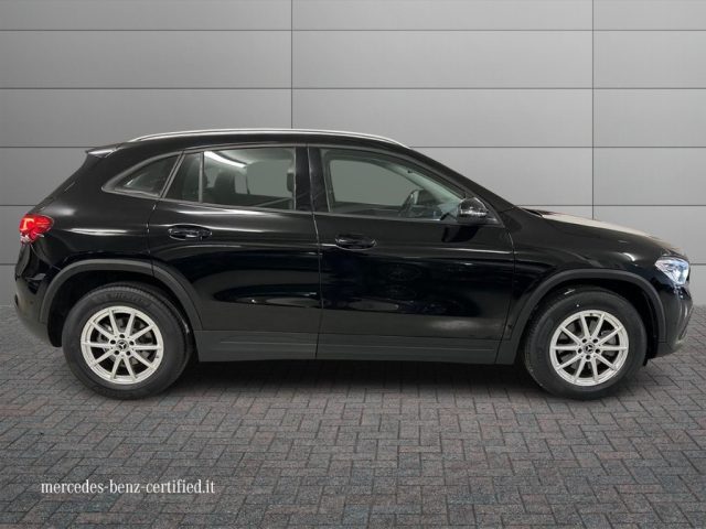 MERCEDES-BENZ GLA 200 usata, con Alzacristalli elettrici
