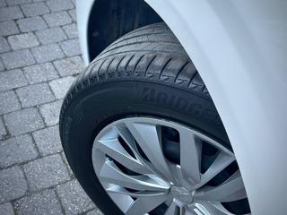 PEUGEOT 208 usata, con USB