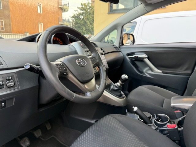 TOYOTA Verso usata, con Controllo trazione