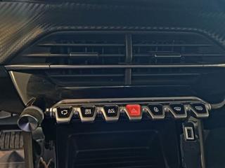 PEUGEOT 2008 usata, con Volante multifunzione