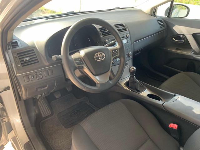 TOYOTA Avensis usata, con Chiusura centralizzata