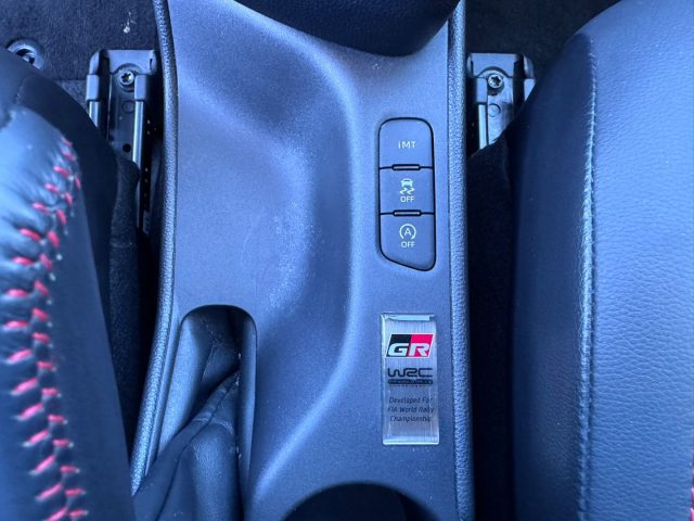 TOYOTA Yaris usata, con Interni in pelle