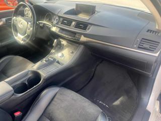 LEXUS CT 200h usata, con Autoradio