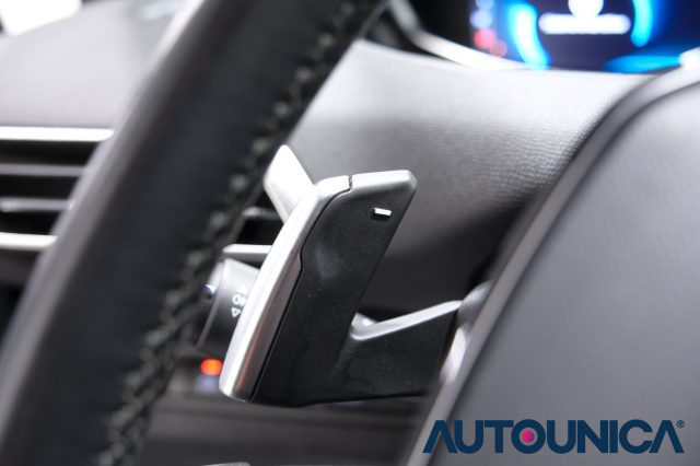 PEUGEOT 3008 usata, con Leve al volante