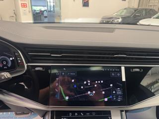 AUDI Q8 usata, con Gancio traino
