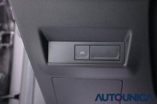 RENAULT Captur usata, con Autoradio digitale