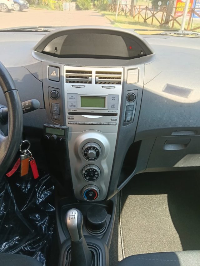 TOYOTA Yaris usata, con Chiusura centralizzata telecomandata