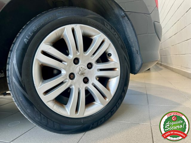PEUGEOT 308 usata, con Autoradio