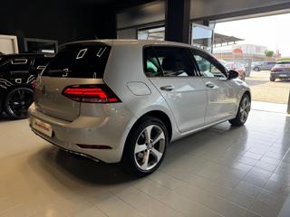 VOLKSWAGEN Golf usata, con Autoradio
