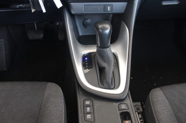 TOYOTA Yaris usata, con Autoradio digitale