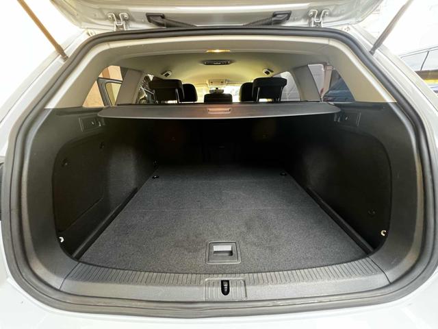 VOLKSWAGEN Golf Variant usata, con Fendinebbia