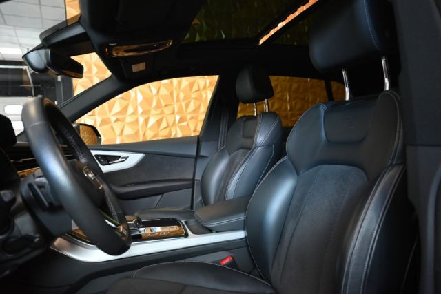 AUDI Q8 usata 25