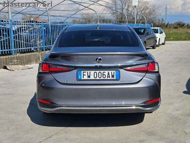 LEXUS ES 300 usata, con Autoradio