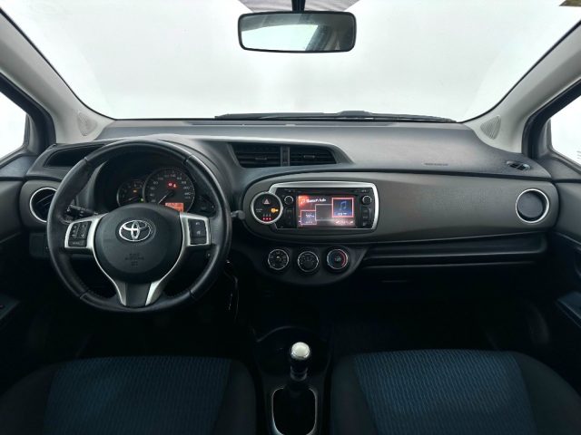 TOYOTA Yaris usata, con Autoradio