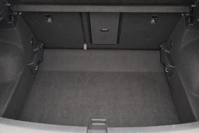 VOLKSWAGEN T-Roc usata, con Sistema di parcheggio automatico