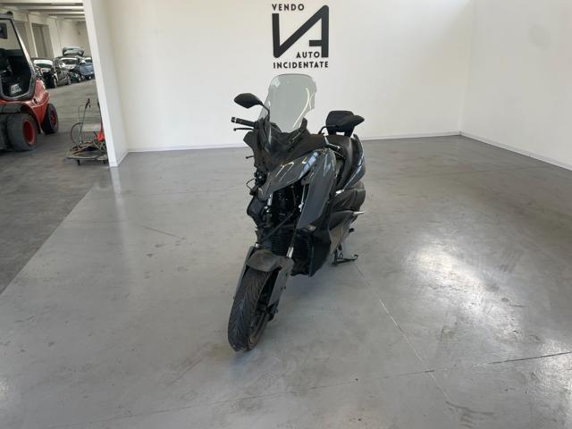YAMAHA X-MAX 300 usata 2
