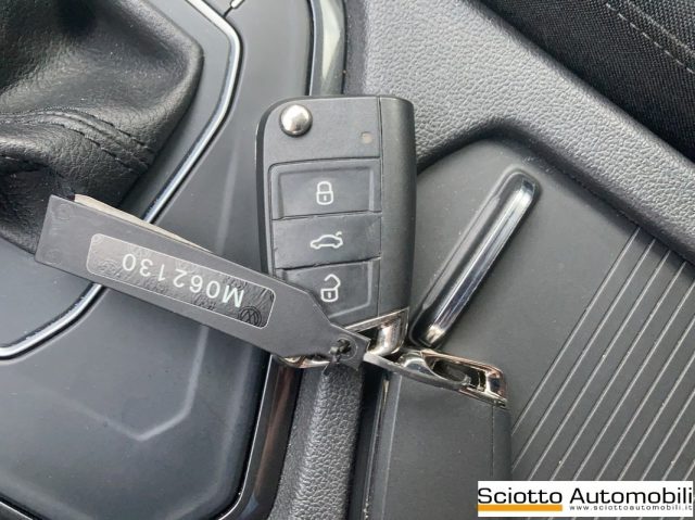 VOLKSWAGEN Tiguan Allspace usata, con Autoradio digitale