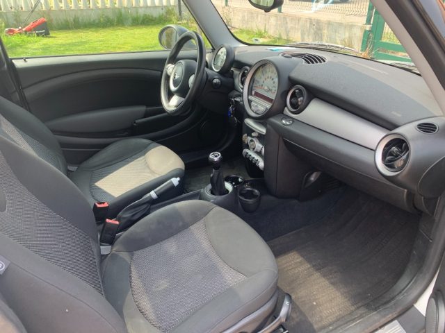 MINI Cooper usata, con USB