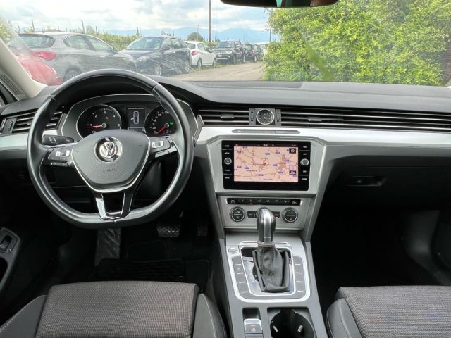 VOLKSWAGEN Passat usata, con Park Distance Control