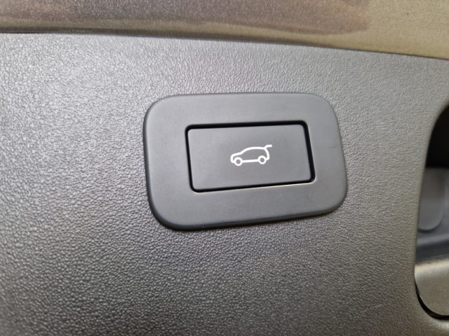 JAGUAR E-Pace usata, con Lettore CD