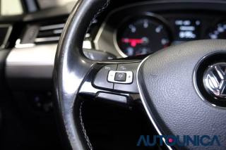 VOLKSWAGEN Passat Variant usata, con Touch screen