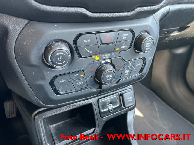 JEEP Renegade usata, con USB