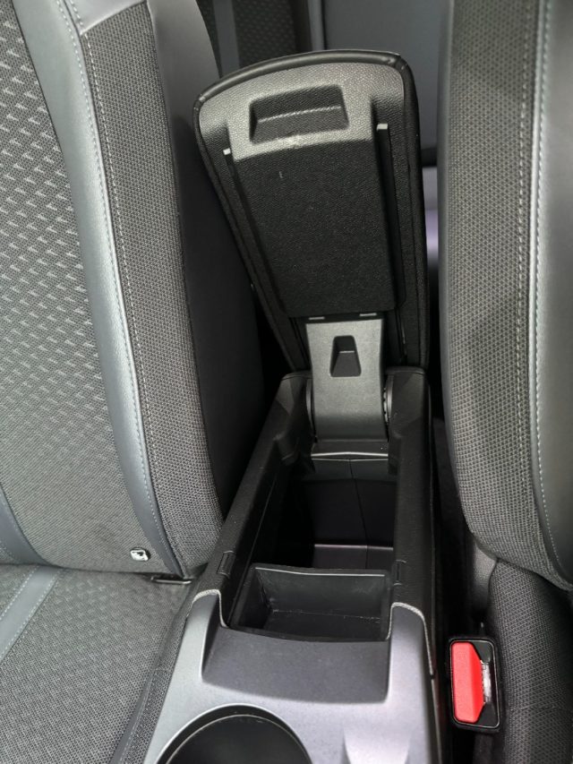 PEUGEOT 2008 usata, con Bluetooth