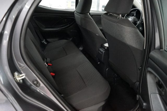 TOYOTA Yaris usata 29
