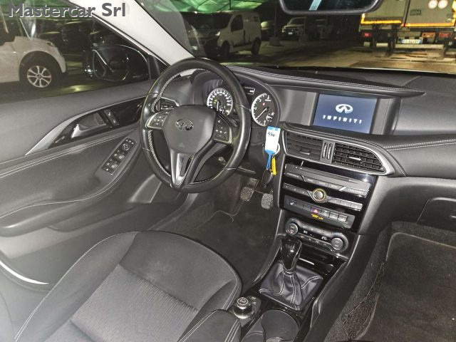 INFINITI Q30 usata, con Volante in pelle