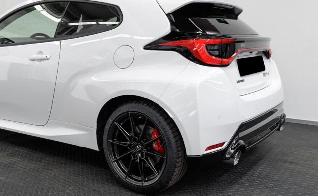 TOYOTA Yaris usata, con Autoradio