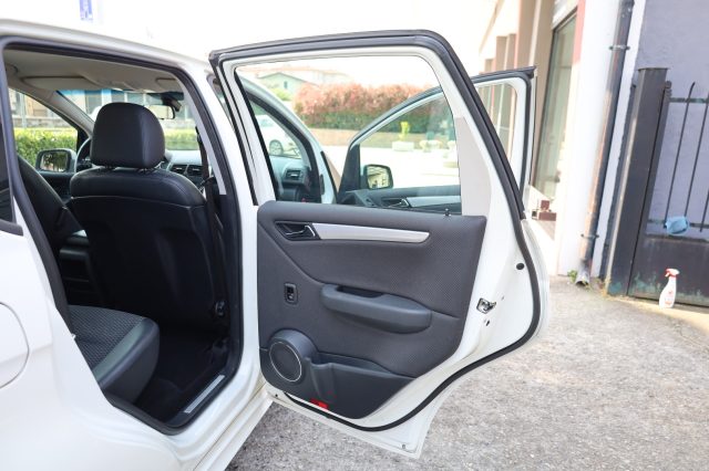 MERCEDES-BENZ A 180 usata 69