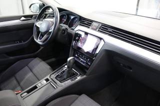 VOLKSWAGEN Passat Variant usata, con Park Distance Control