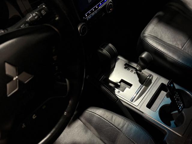 MITSUBISHI Pajero usata, con Park Distance Control