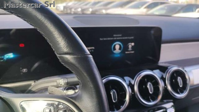 MERCEDES-BENZ GLB 200 usata, con Volante in pelle