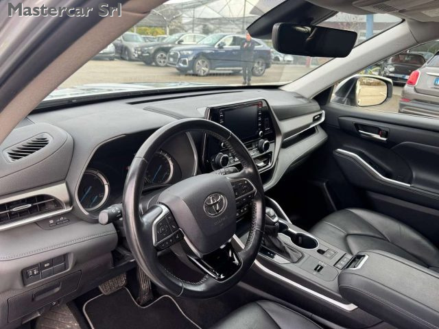 TOYOTA Highlander usata, con Park Distance Control