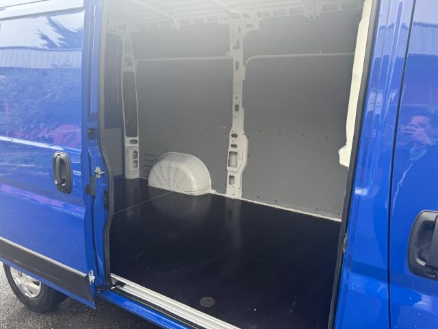 PEUGEOT Boxer usata, con Controllo automatico clima