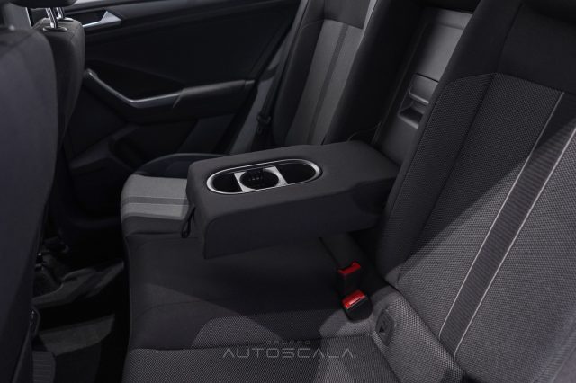 VOLKSWAGEN T-Roc usata, con Volante multifunzione