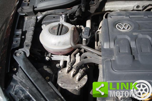 VOLKSWAGEN Golf usata, con Airbag testa