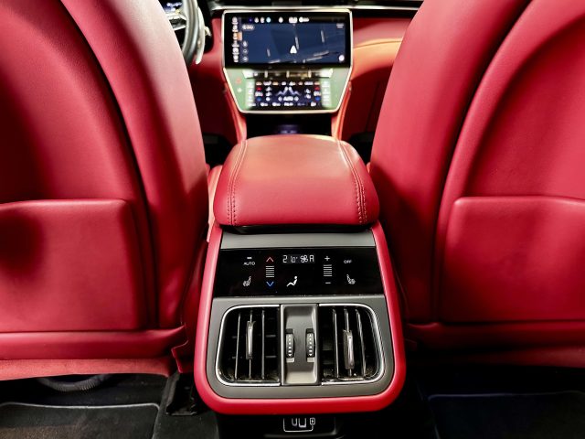 MASERATI Grecale usata, con Interni in pelle