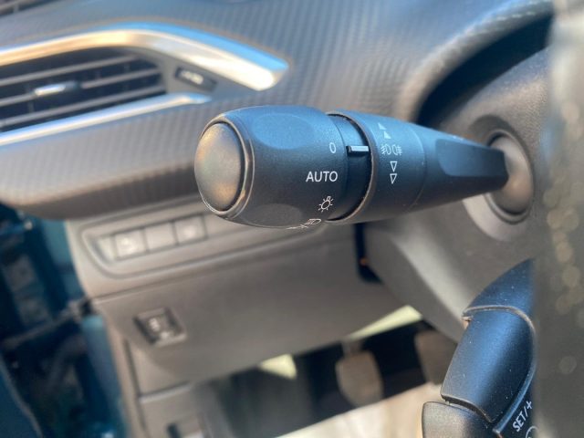 PEUGEOT 2008 usata, con Cruise Control
