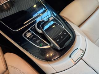 MERCEDES-BENZ E 220 usata, con Controllo trazione
