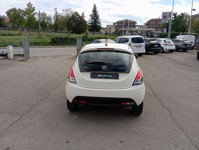 LANCIA Ypsilon usata, con Autoradio