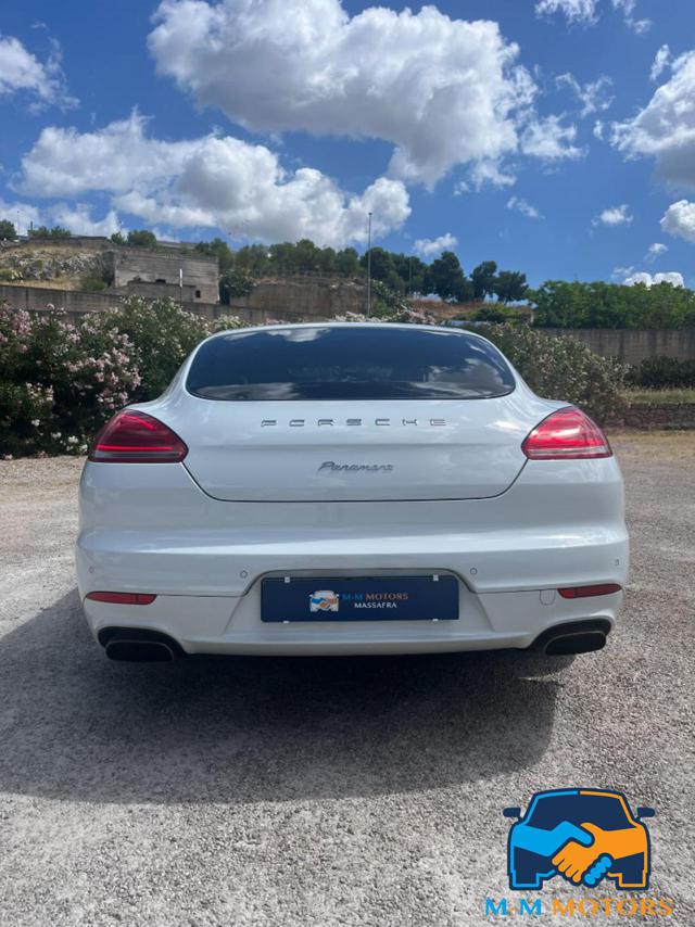 PORSCHE Panamera usata, con Autoradio