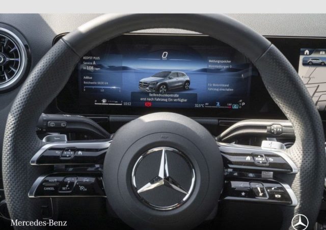 MERCEDES-BENZ GLA 180 usata, con Controllo automatico clima
