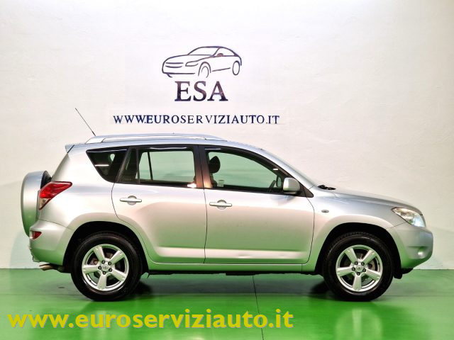 TOYOTA RAV 4 usata, con Airbag
