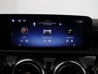 MERCEDES-BENZ A 180 usata, con Leve al volante